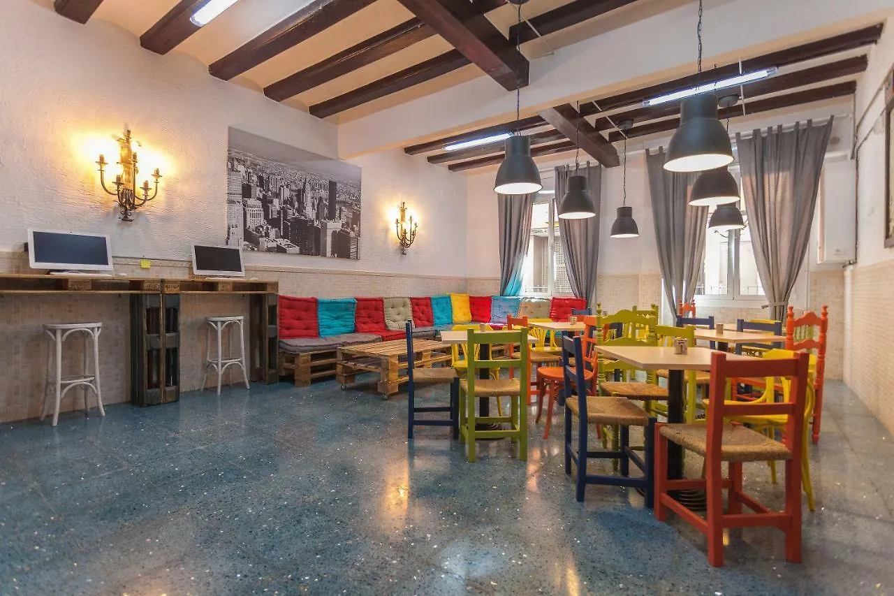 Loft Hostal Group Lloret de Mar Ostello